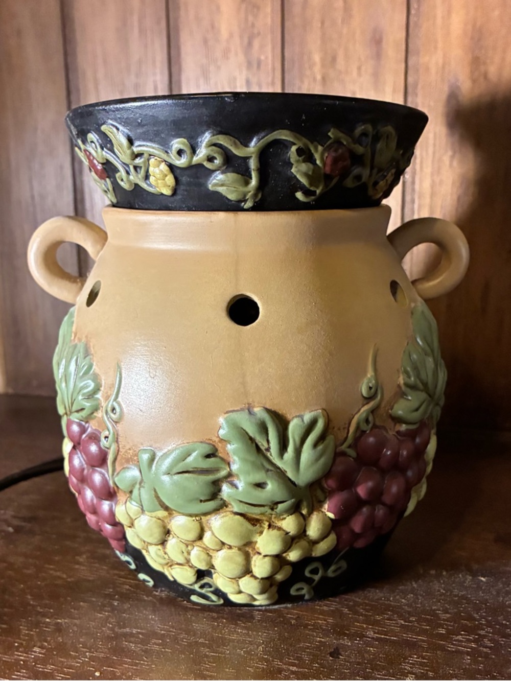 Retired Scentsy Grapevine Full-Size Warmer | with Original Box & Bulb - Picture 3 of 6